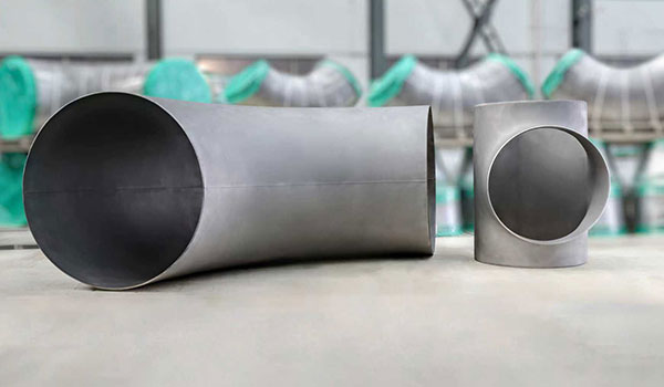 Apa Perbedaan Antara Siku Benang 90 Derajat yang Ditempa dan Dicor?